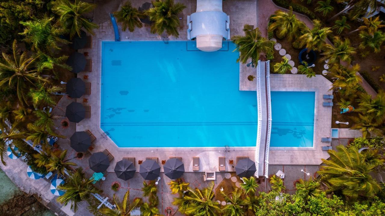 Hotel Cocoliso Island Resort Isla Grande  Bagian luar foto